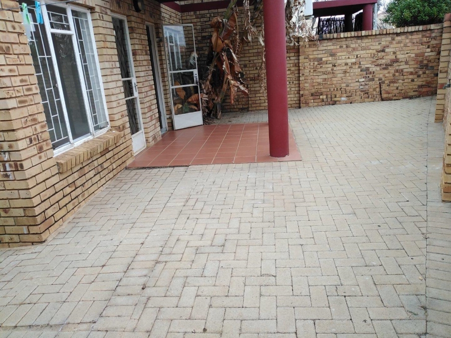1 Bedroom Property for Sale in Kannoniers Park North West
